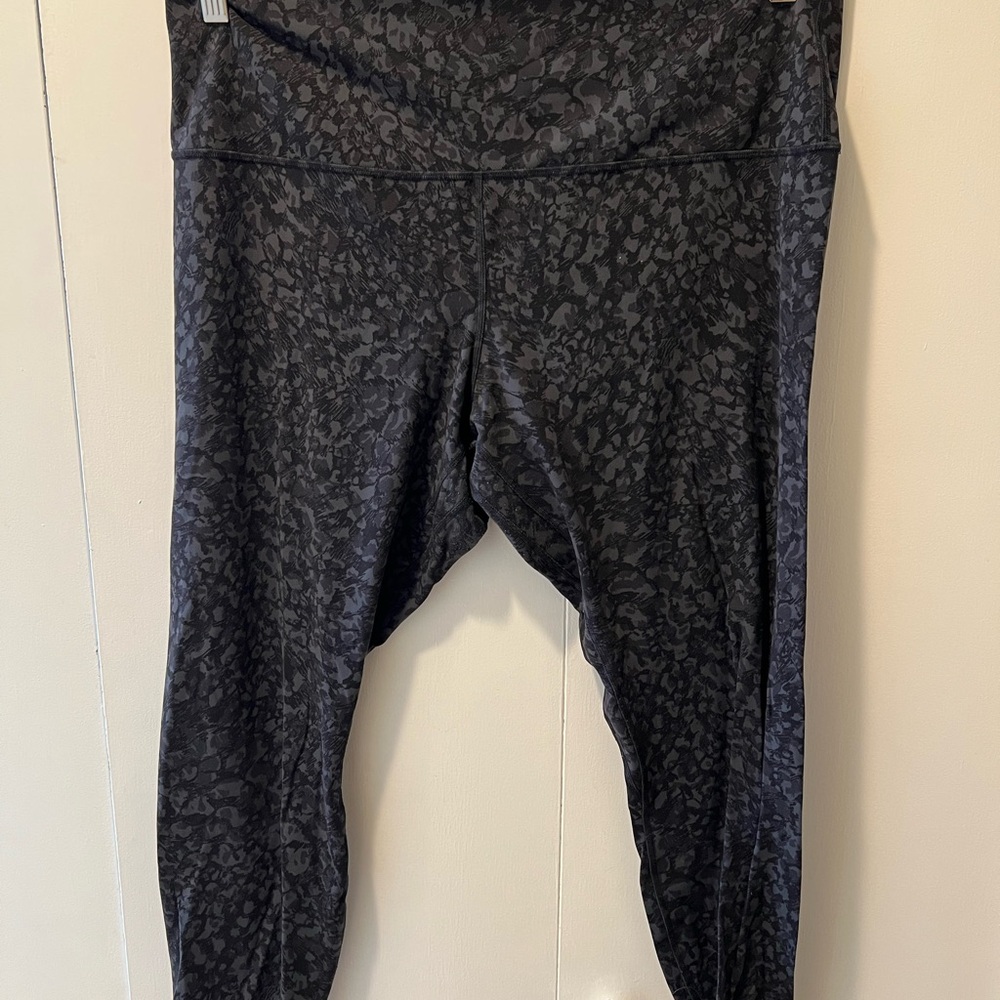 Lululemon Camo Leggings Size 18